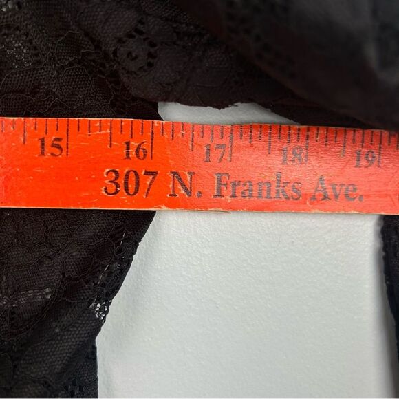 GUESS Kristy Off-The-Shoulder Lace Top Black Sheer 3/4 Sleeves Sz L - Picture 5 of 12